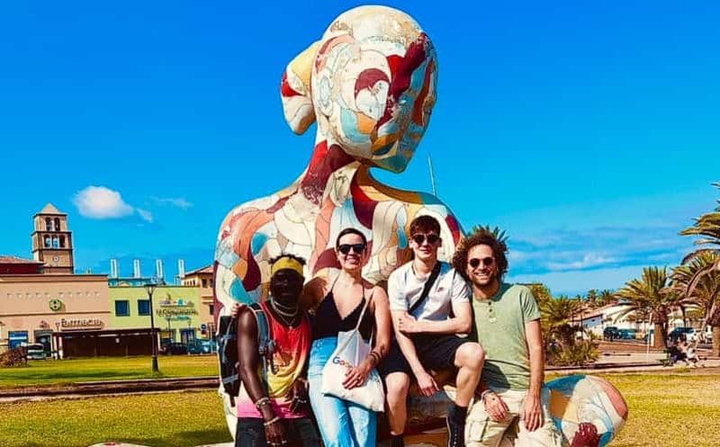 Corralejo : visite à pied avec boisson sur un toit au coucher du soleil