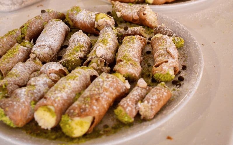 Taormine : cours de cuisine sur les cannoli avec certificat de fin de formation