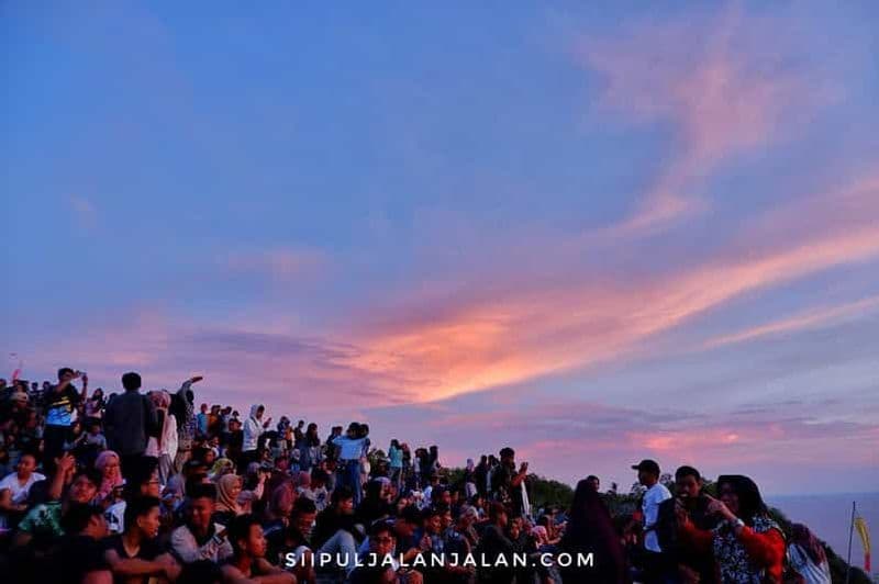 Aventure au coucher du soleil à Parangtritis Paragliding