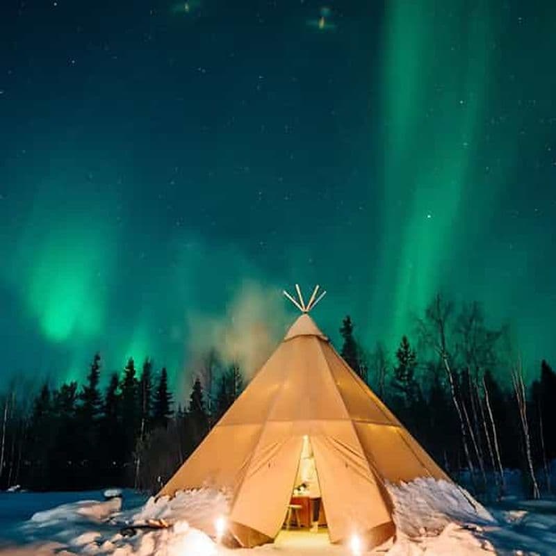 Kiruna : chasse aux aurores boréales et dîner barbecue sami
