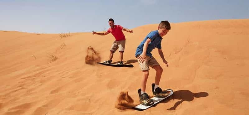Dubaï : Dune Bashing, Chameau, Sandboard, Barbecue et Spectacles en Direct