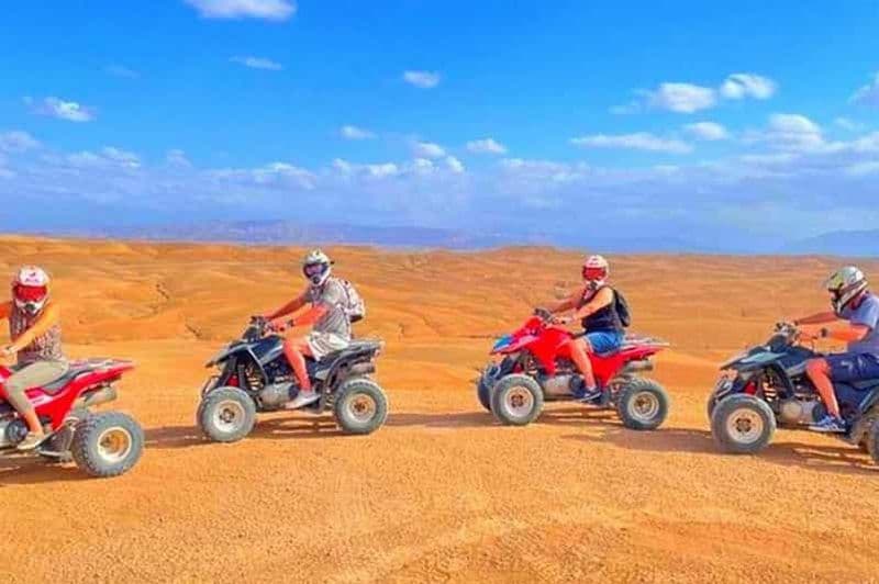 Marrakech : Agafay - Randonnée en quad dans le désert avec dîner et spectacle