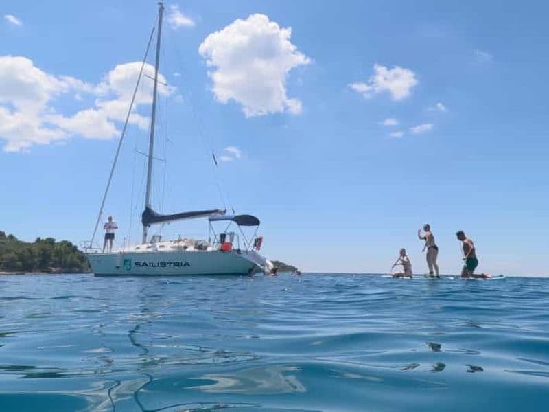 Pula : demi-journée de navigation avec boissons, GoPro et SUP