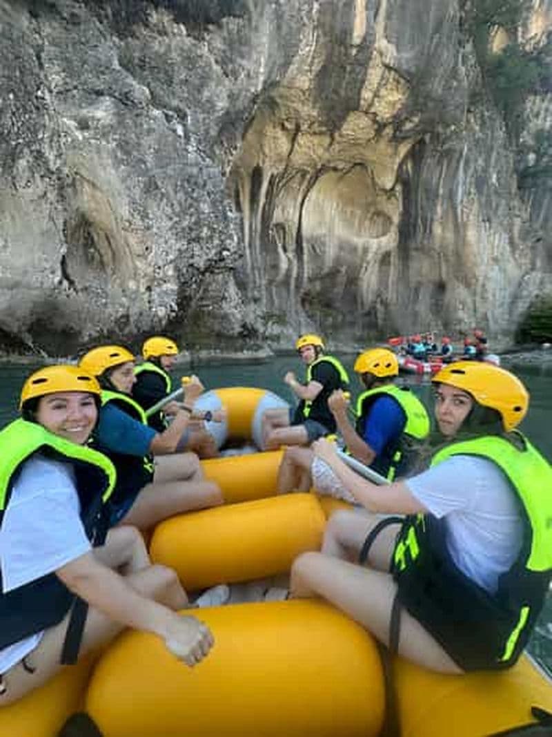 Billet Tirana/Durrës/Golem : rafting sur la Vjosa, visite des thermes de Benja