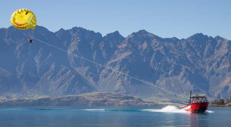 Queenstown : aventure en parachute ascensionnel sur le lac Wakatipu