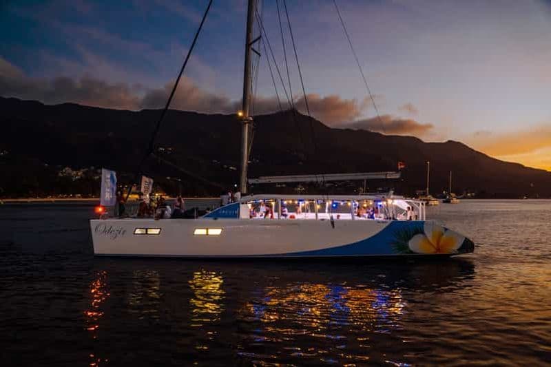 Billet Au départ de Mahé : croisière au coucher du soleil aux Seychelles avec transferts depuis l'hôtel
