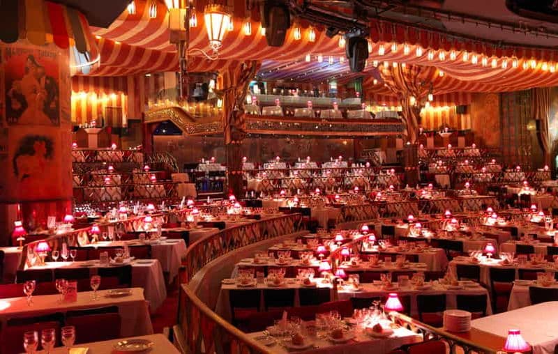Billet Paris : Dîner-spectacle du Moulin Rouge, champagne et transport