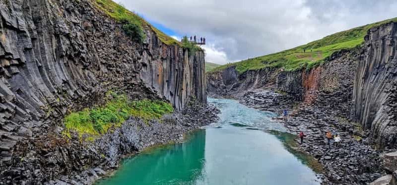 Au départ de Seydisfjordur : Excursion d'une journée au canyon de Stuðlagil et aux bains de Vök
