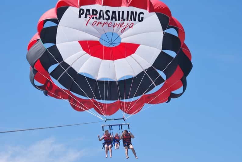 Torrevieja : expérience de parachute ascensionnel