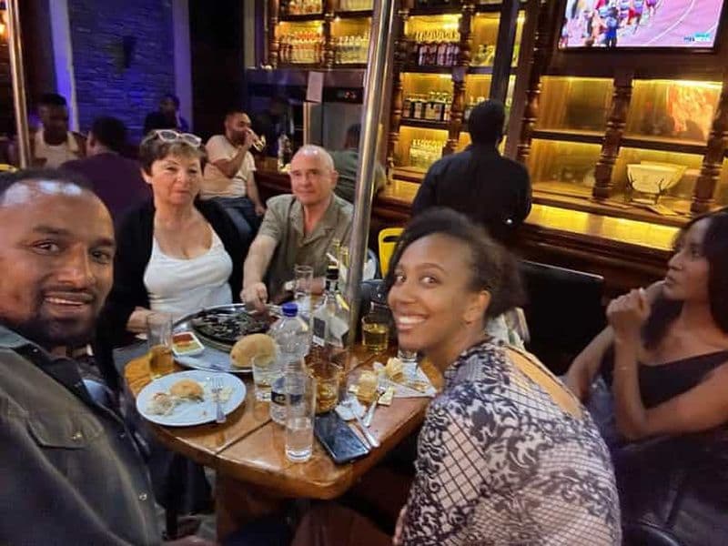 Tournée des bars à Addis-Abeba : découvrez les bières artisanales et les établissements éthiopiens