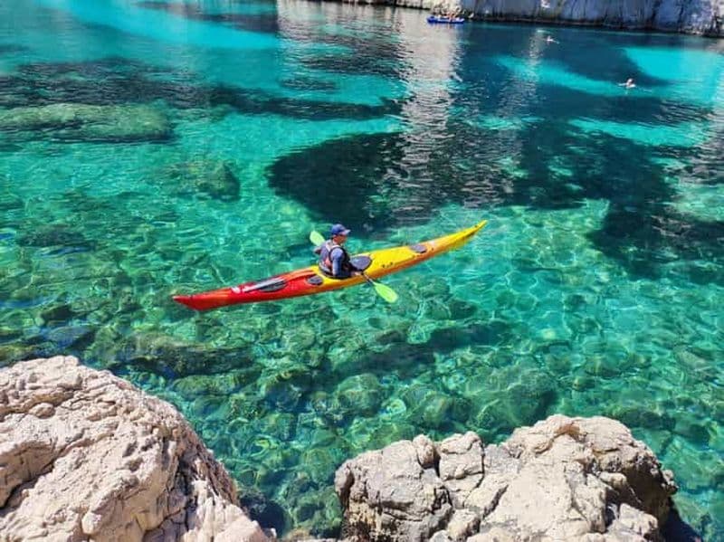 Cassis : après-midi en kayak de mer dans le parc national des calanques