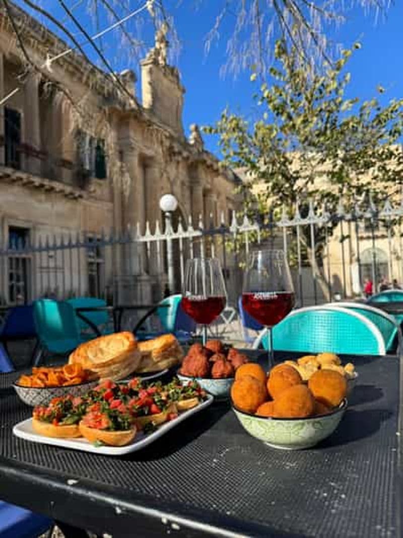 Lecce : Visite guidée à pied de la cuisine de rue avec repas et vin