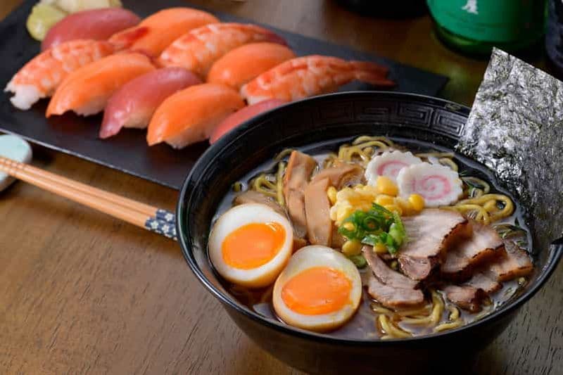 Tokyo : cours de cuisine de sushis et de ramen avec accord mets-saké