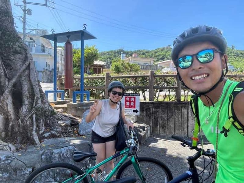 Okinawa : visite guidée à vélo des îles Henza et Hamahiga