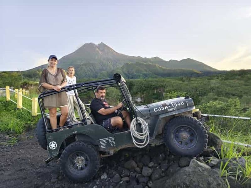 Yogyakarta : Explorez le Merapi en Jeep Safari avec prise en charge