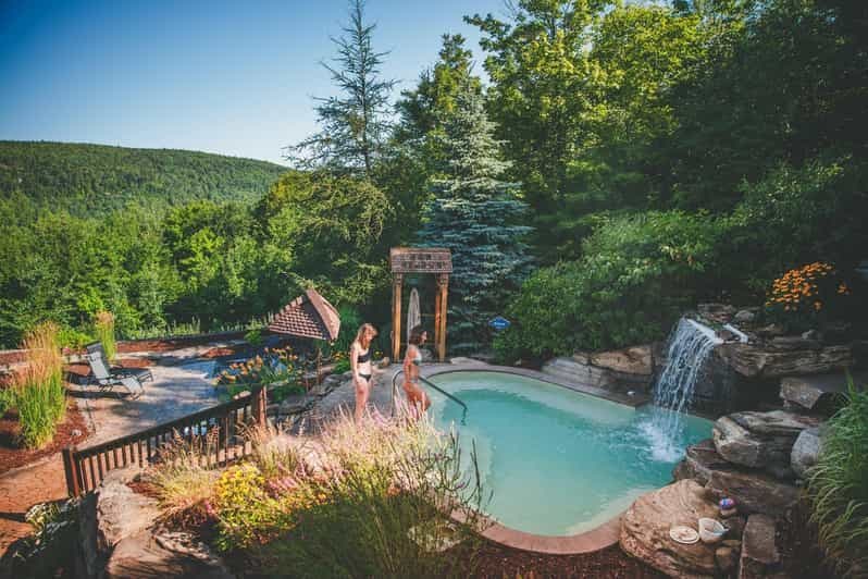 Depuis Montréal : Excursion d'une journée au spa Natur'Eau avec billet d'entrée