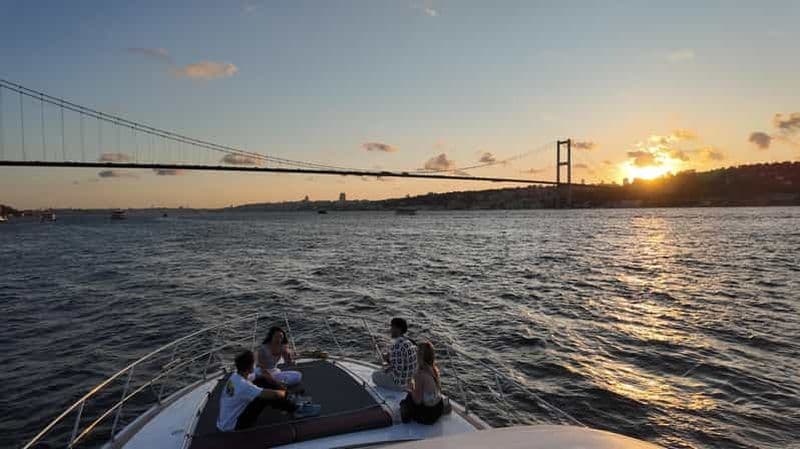 Billet Istanbul : visite en petit groupe avec vin à volonté