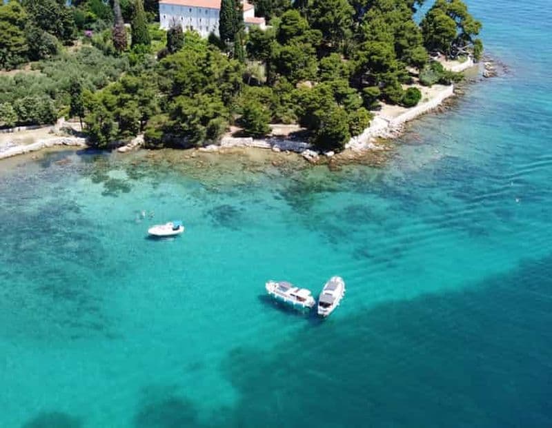 Zadar : croisière en bateau traditionnel vers Ugljan, Ošljak et Galevac