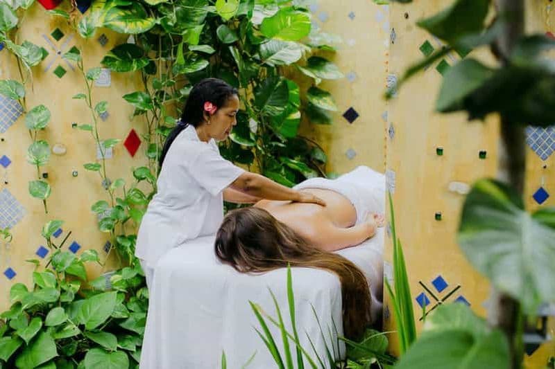 Massage au Natura Cabana SPA