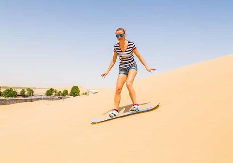 Billet Aventure matinale en famille dans le désert avec rallye dans les dunes à dos de chameau
