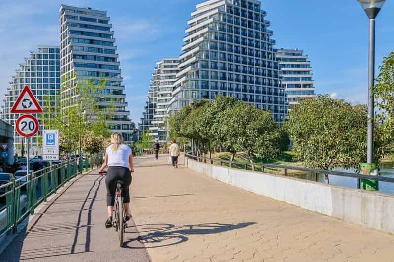 Tirana : visite guidée à vélo avec dégustations