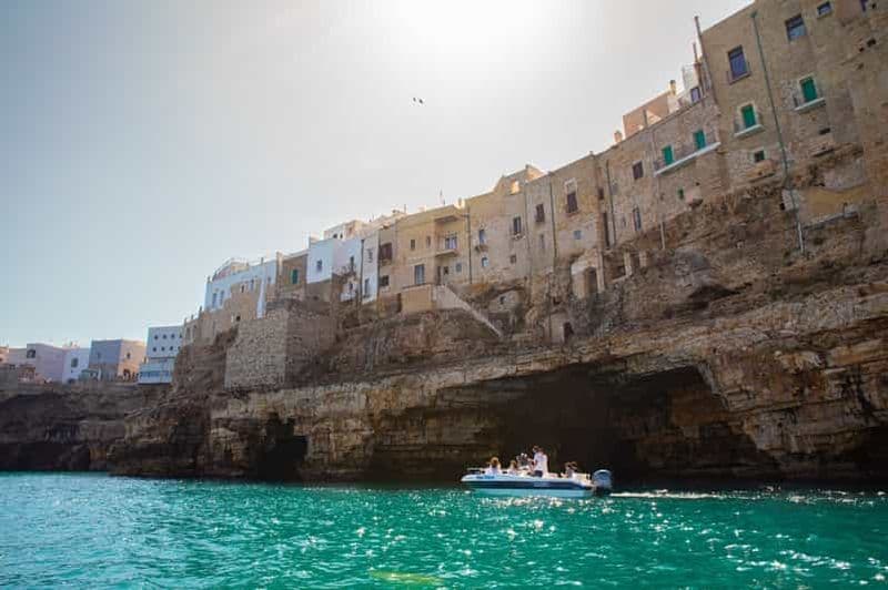 Polignano a Mare : tour en bateau avec Prosecco et collation