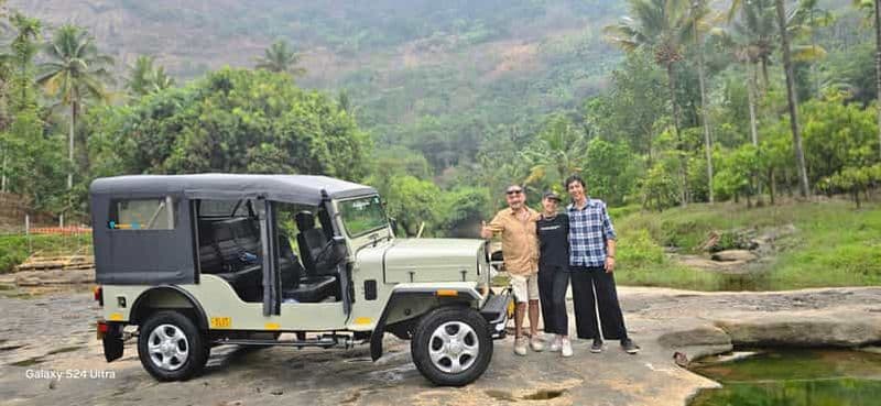 Munnar : safari en jeep à Anakulam à la découverte des éléphants sauvages