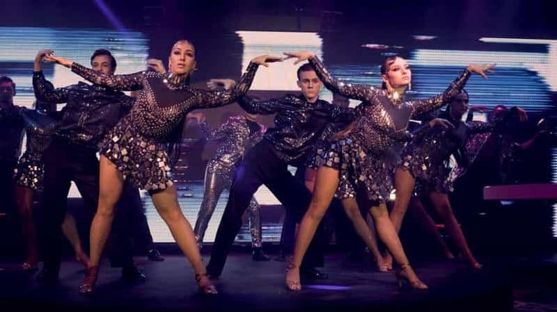 Billet Prague : Spectacle de cabaret à couper le souffle avec option dîner à 4 plats