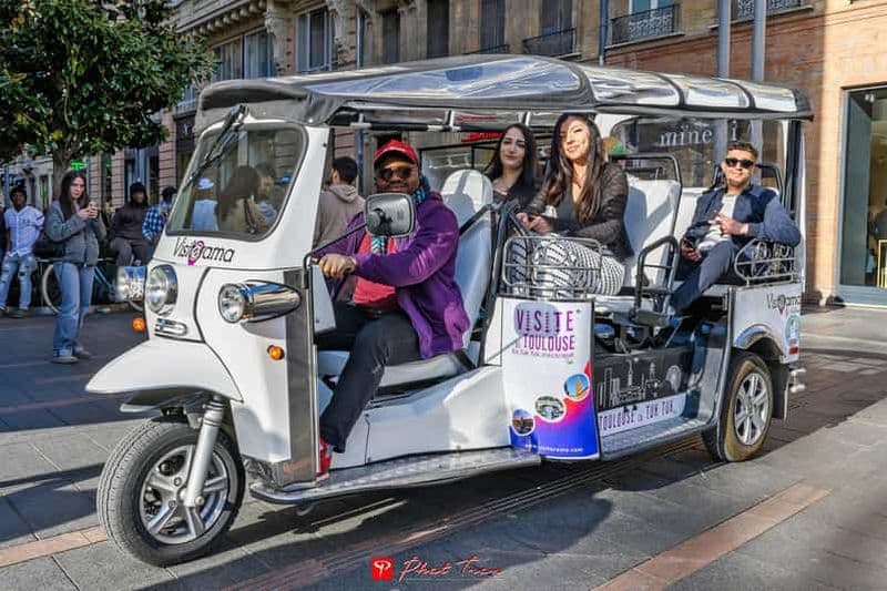 Toulouse : Visite en tuk-tuk électrique avec arrêts photos et audio