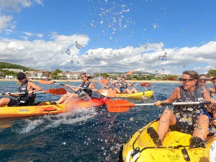 Barcelone : excursion en kayak et plongée avec tuba sur la Costa Brava, déjeuner compris