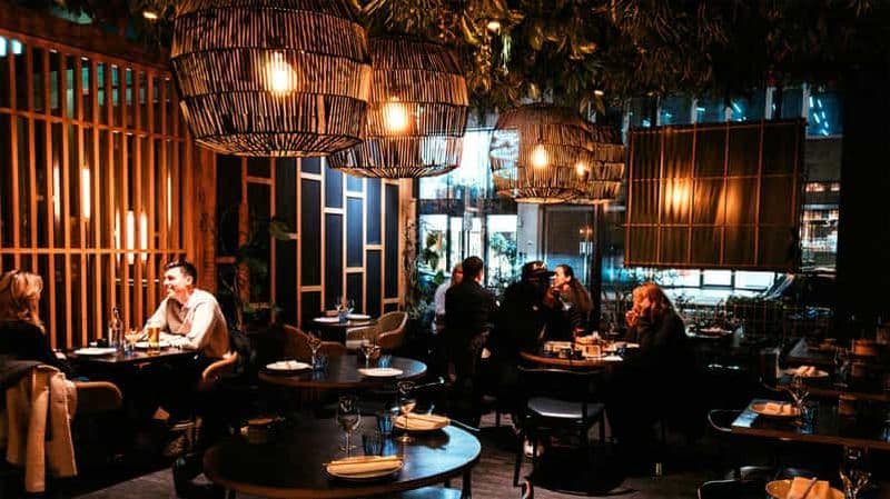 Dîner japonais izakaya et spectacle de stand-up à Covent Garden