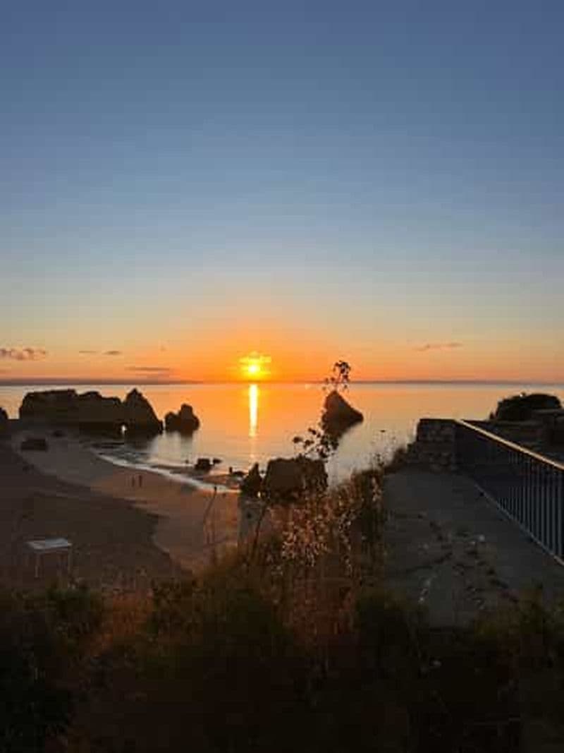 Lagos : Excursion SUP au lever du soleil dans les grottes de Ponta da Piedade