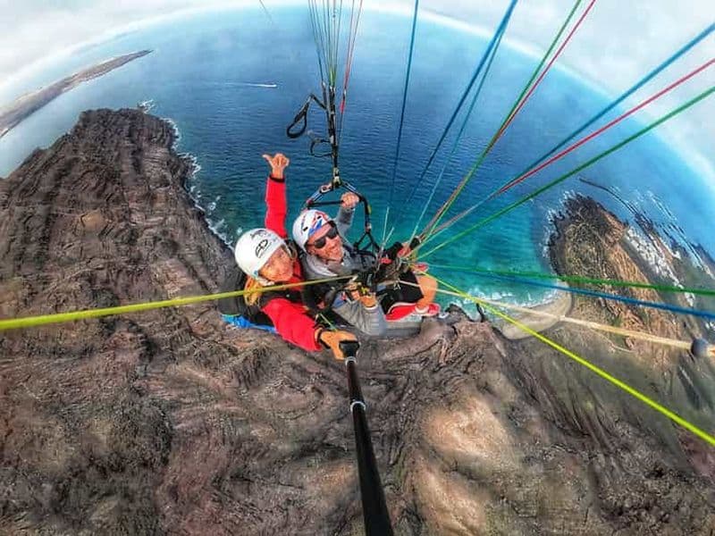 Lanzarote : parapente en tandem au-dessus des volcans et de l'Atlantique