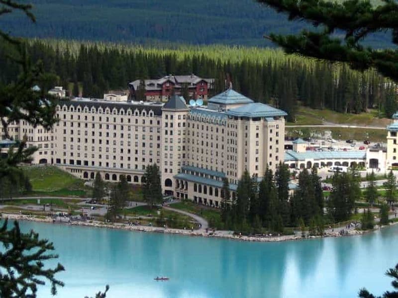 Minivan Airport Shuttle : Lake Louise Calgary