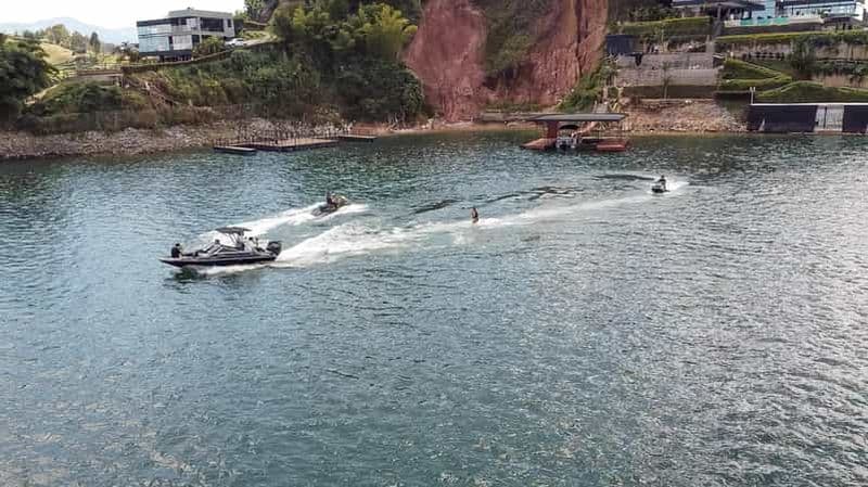 Guatapé : Wakeboard sur le lac depuis le luxueux "Vivanti Resort".