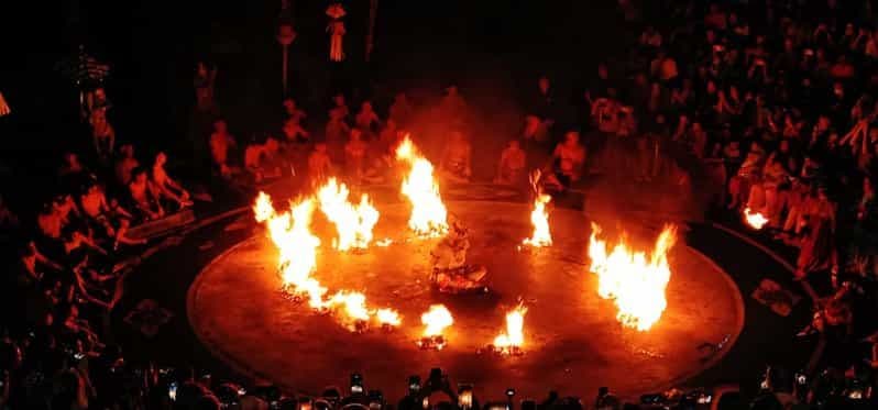 Bali : Visite privée du coucher de soleil d'Uluwatu et de la danse du feu Kecak