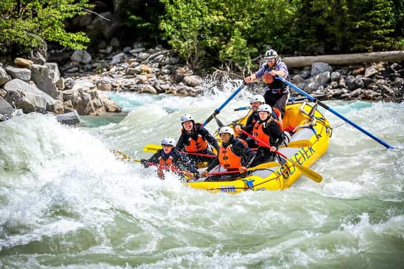 Golden, Colombie-Britannique: rafting en eau vive d'une demi-journée sur la rivière Kicking Horse