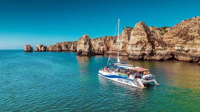 De Lagos à Burgau : croisière en catamaran dans l'Algarve avec déjeuner