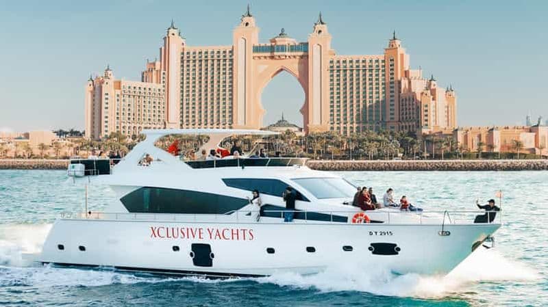 Billet Marina de Dubaï : excursion en yacht de luxe avec option petit-déjeuner ou barbecue