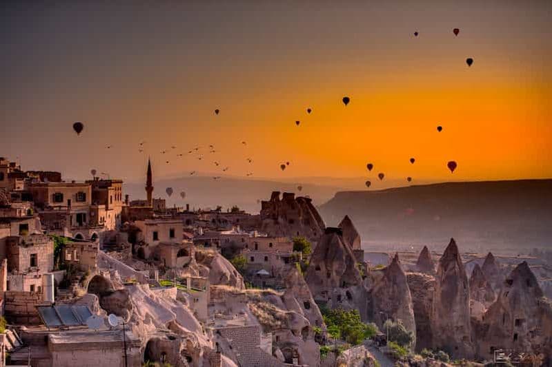 Depuis Istanbul : Excursion d'une journée en Cappadoce avec vol et déjeuner