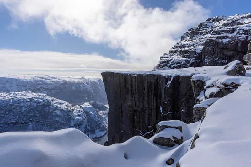 Stavanger : Randonnée hivernale à Preikestolen + Déjeuner chaud