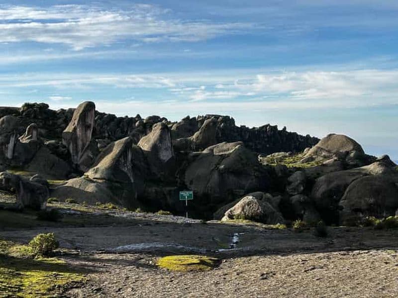 Lima : Excursion privée d'une journée complète en 4x4 à Marcahuasi