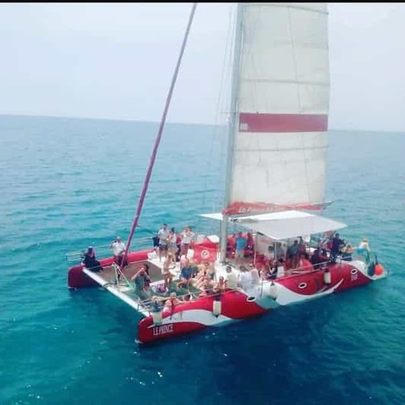 Billet Hammamet : Croisière en catamaran avec arrêt baignade et transfert à l'hôtel
