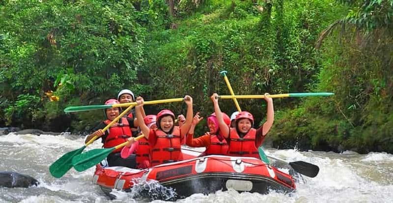 Excursion à Jakarta : Rafting Crusher & Jeux de Paintball