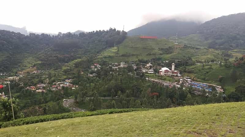 Depuis Jakarta : Sport de parapente et plantation de thé