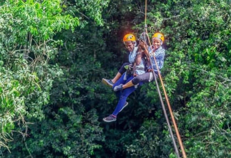 Zanzibar : Tyrolienne et Excursion en Kayak Transparent