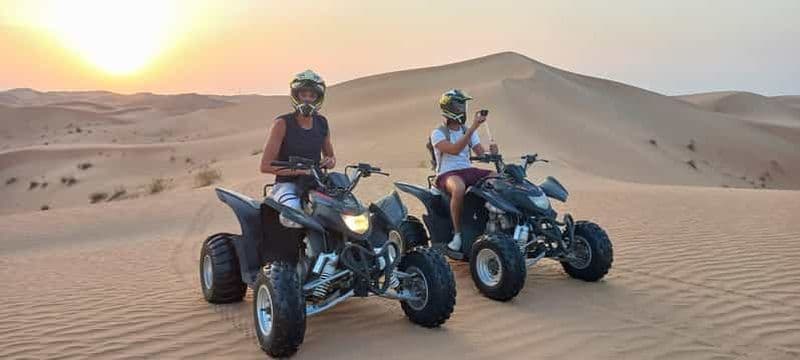 Randonnée en quad et en buggy des dunes dans le désert du Qatar