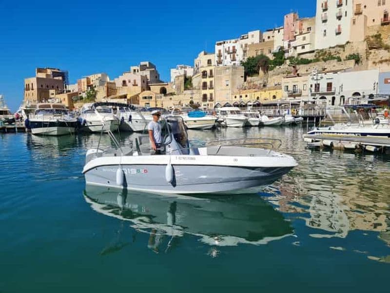 Billet Castellammare del Golfo : Location de bateau demi-journée en octobre