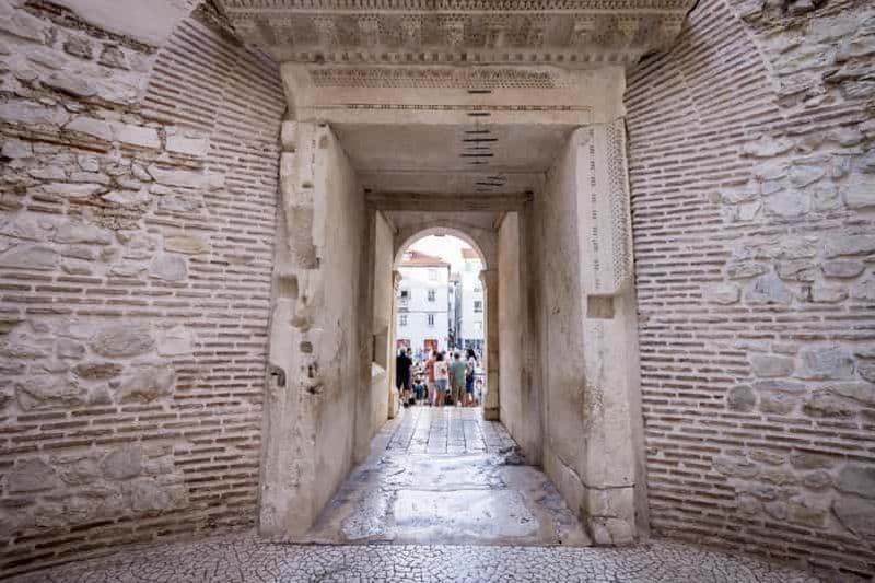 Split : Visite de Game of Thrones avec la cave du palais de Dioclétien