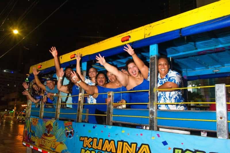 Chiva Party Cartagena : une expérience unique dans la ville, la joie et la danse.
